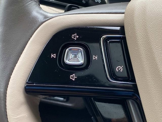 Used 2022 Lincoln Corsair FWD w/ Premium Package image 18