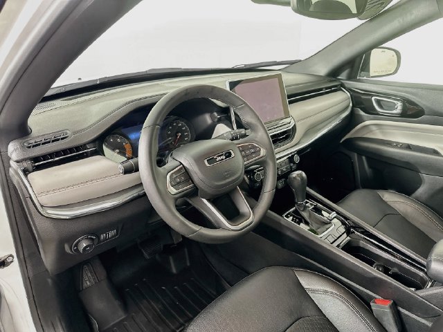Used 2023 Jeep Compass Limited w/ Sun and Sound Group AWD/4WD image 21