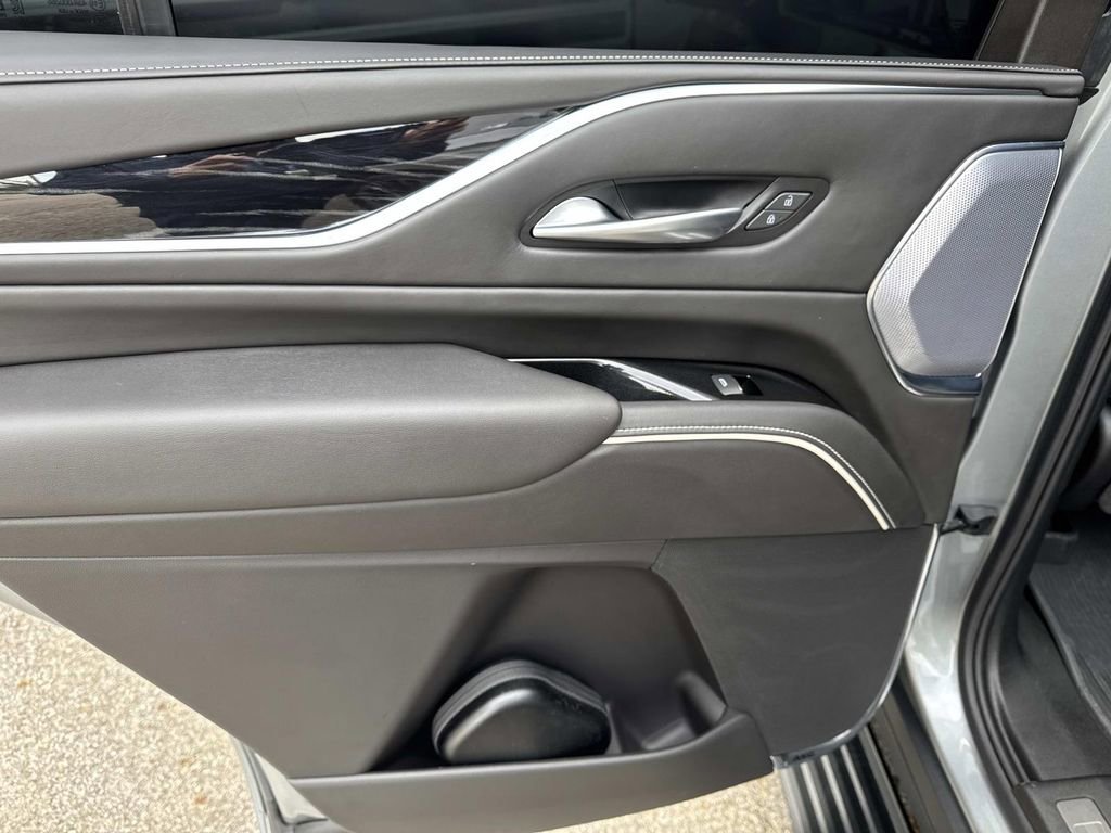Used 2023 Cadillac Escalade V AWD/4WD image 13