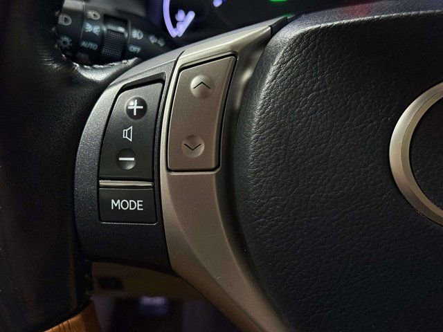 Used 2014 Lexus ES 300h image 17