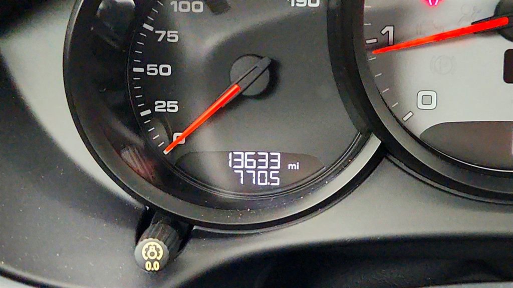 Used 2018 Porsche 718 Boxster S image 16