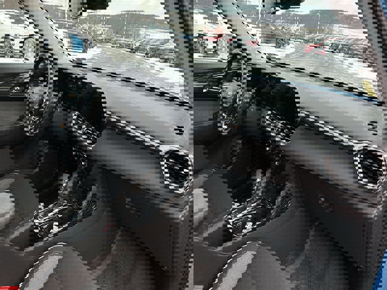 Used 2025 Chevrolet TrailBlazer LT w/ Convenience Package image 15