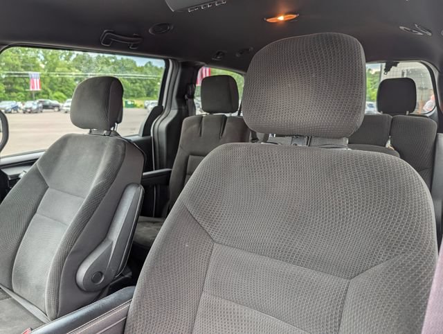 Used 2017 Dodge Grand Caravan SE FWD image 9