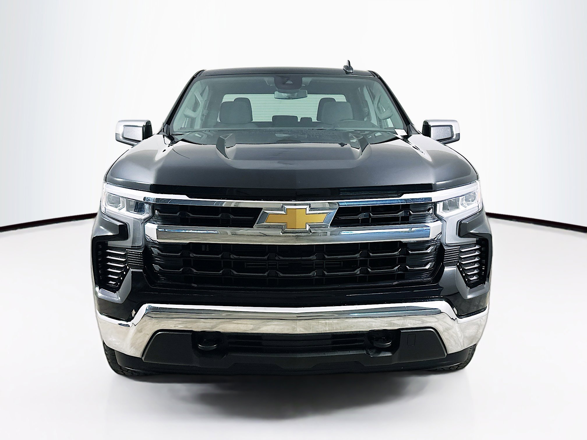 Used 2023 Chevrolet Silverado 1500 LT AWD/4WD image 2