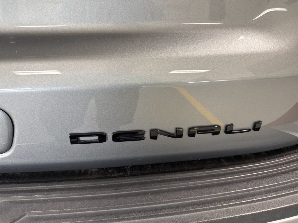 Used 2024 GMC Yukon Denali AWD/4WD image 7
