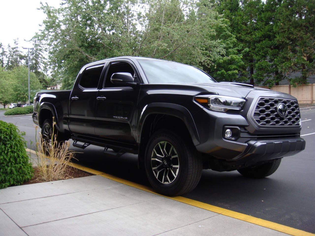 Used 2023 Toyota Tacoma TRD Sport AWD/4WD image 6