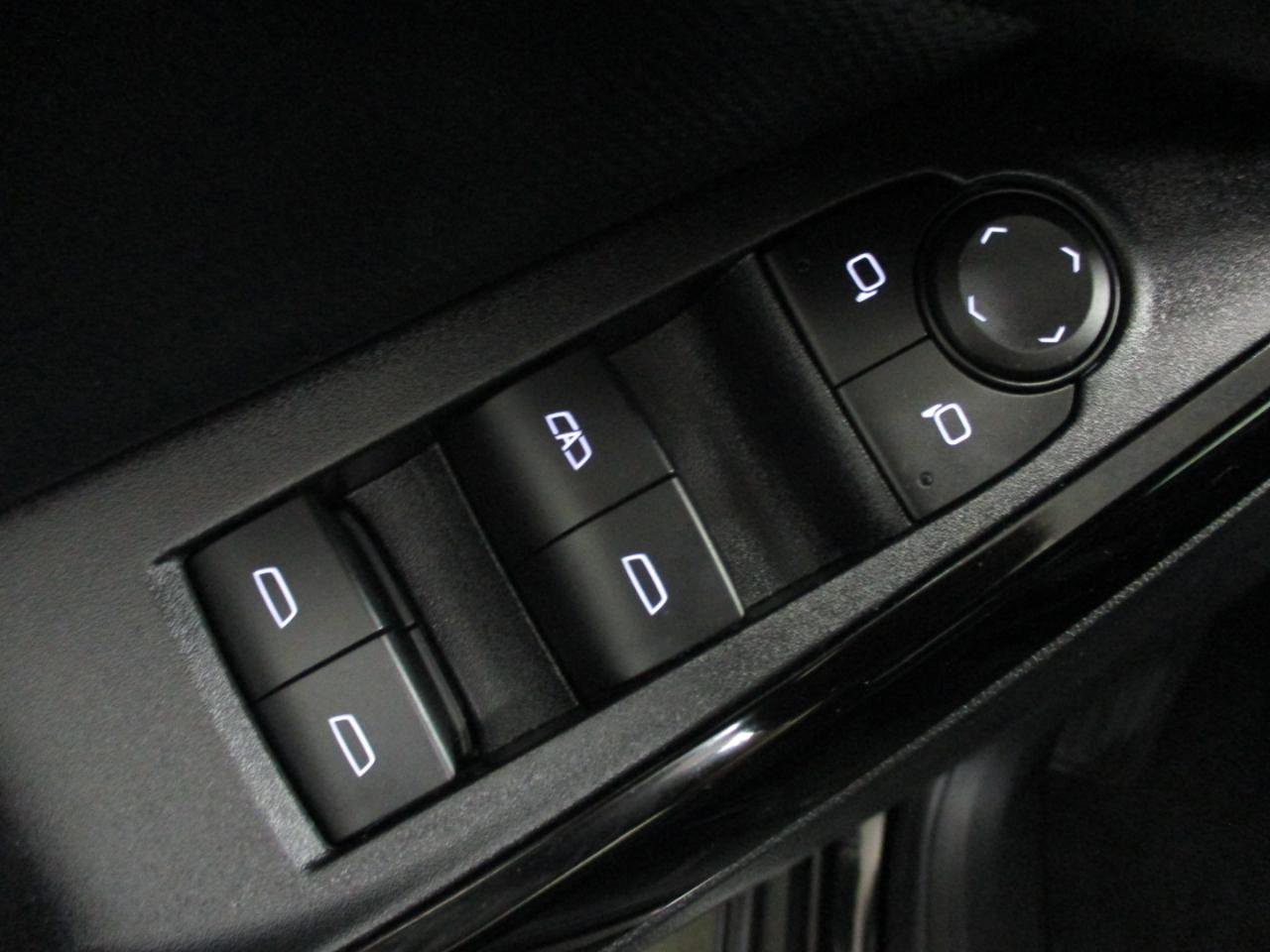 Used 2025 Chevrolet Equinox LT image 15