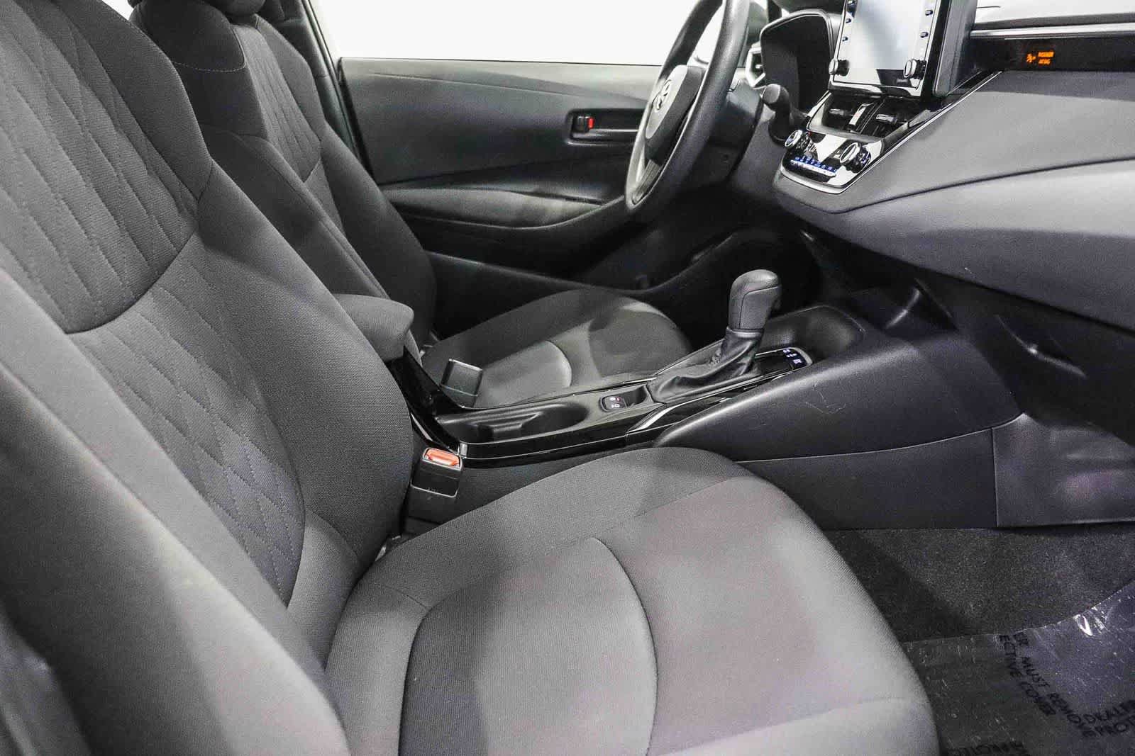 Used 2022 Toyota Corolla LE FWD image 16