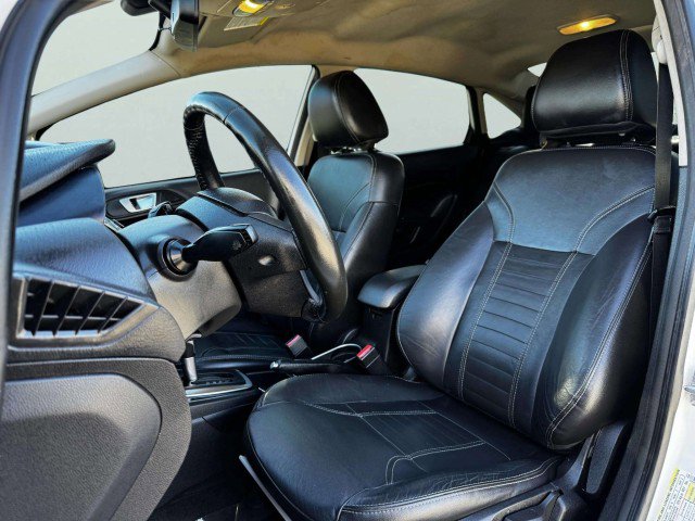 Used 2014 Ford Fiesta Titanium image 19