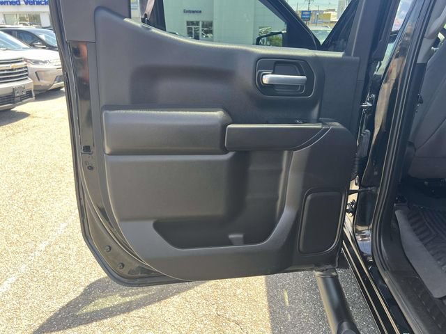 Certified 2022 Chevrolet Silverado 1500 Custom w/ LPO, Dark Essentials Package AWD/4WD image 16