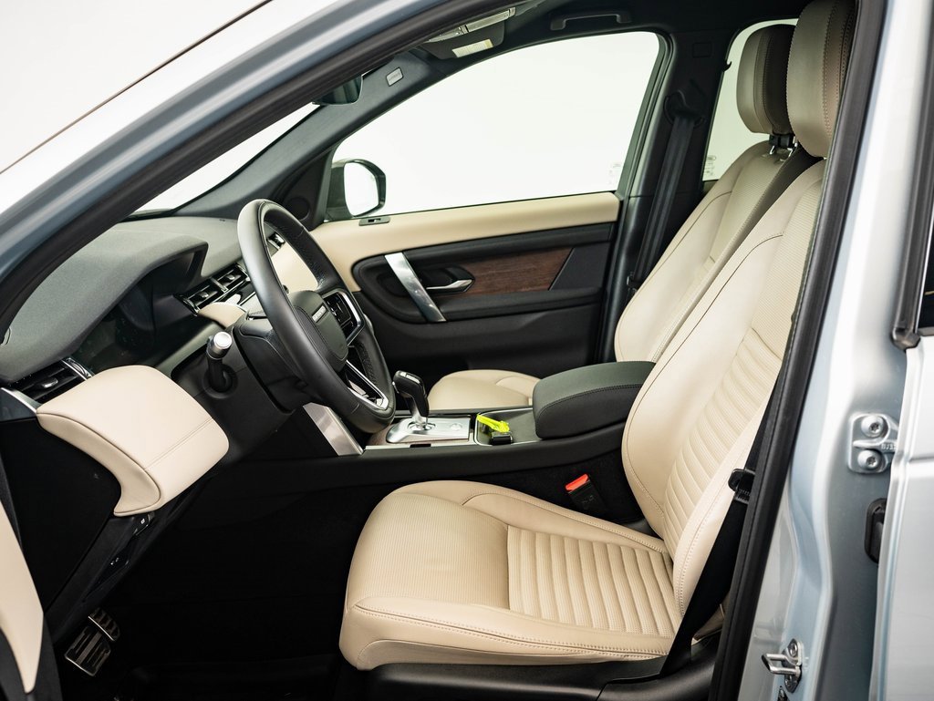Used 2022 Land Rover Discovery Sport SE image 18