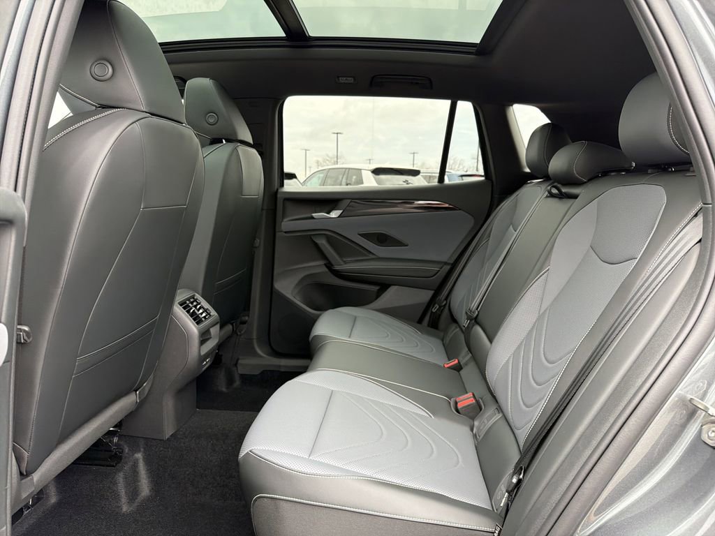 New 2026 Volkswagen Tiguan SE R-Line image 14