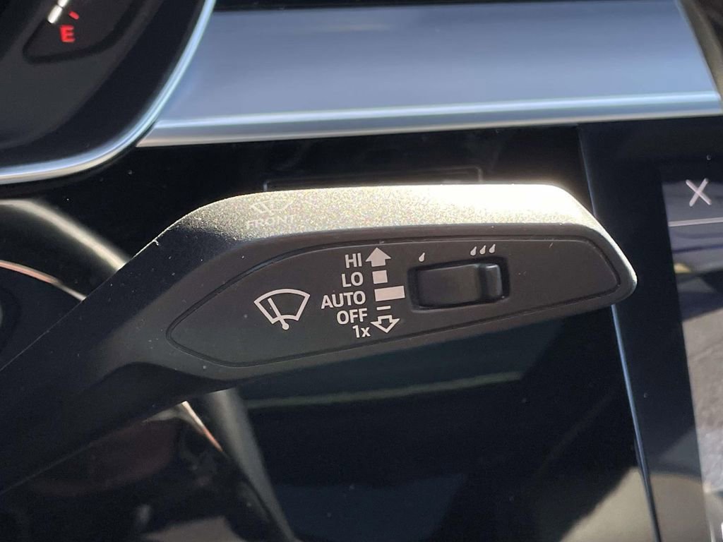 Used 2023 Audi A8 L 3.0T image 14
