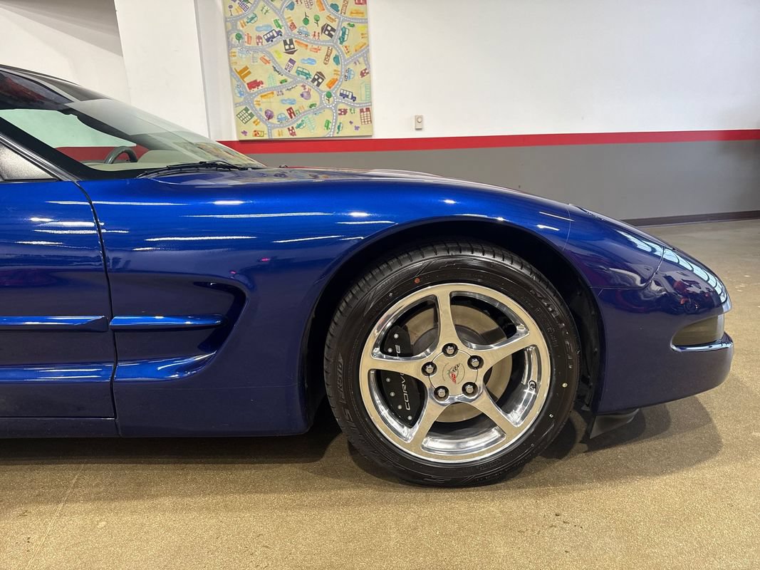 Used 2004 Chevrolet Corvette Convertible w/ Preferred Equipment Group RWD image 62