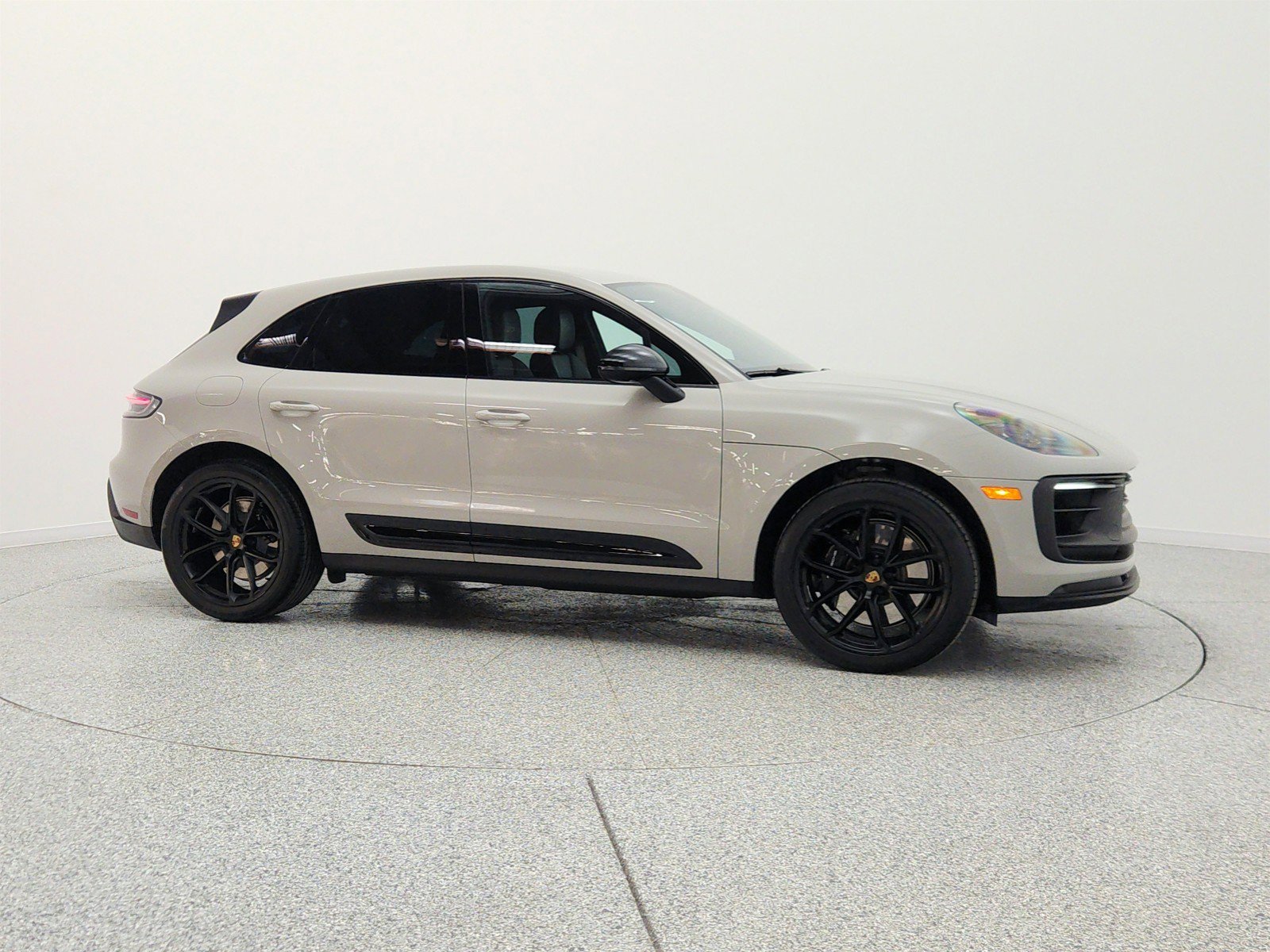 Used 2024 Porsche Macan GTS AWD/4WD image 4
