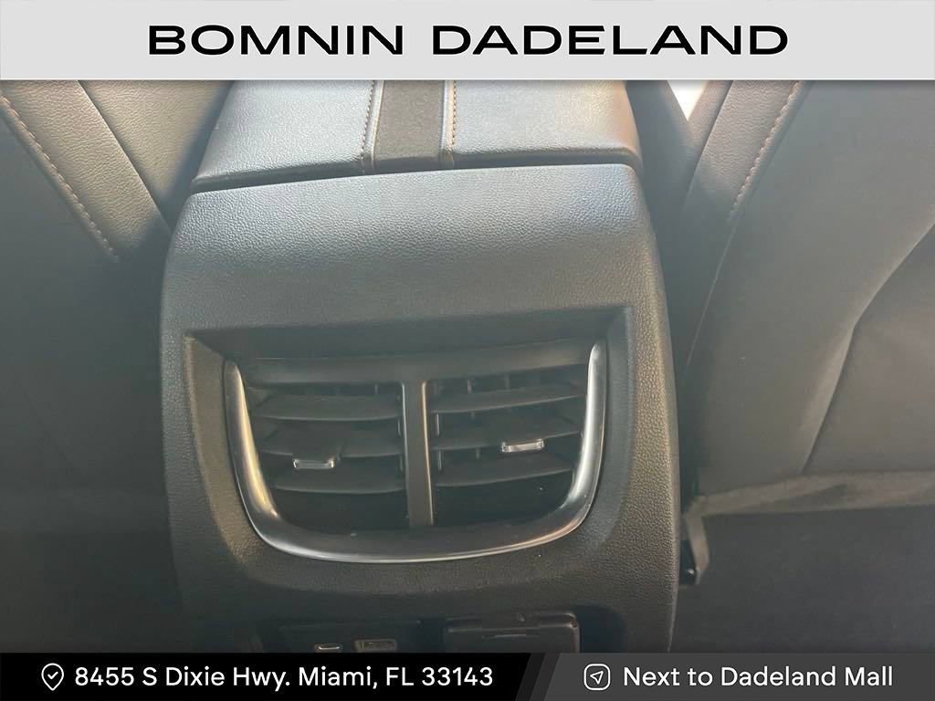 Used 2021 Chevrolet Blazer Premier w/ Driver Confidence II Package FWD image 12