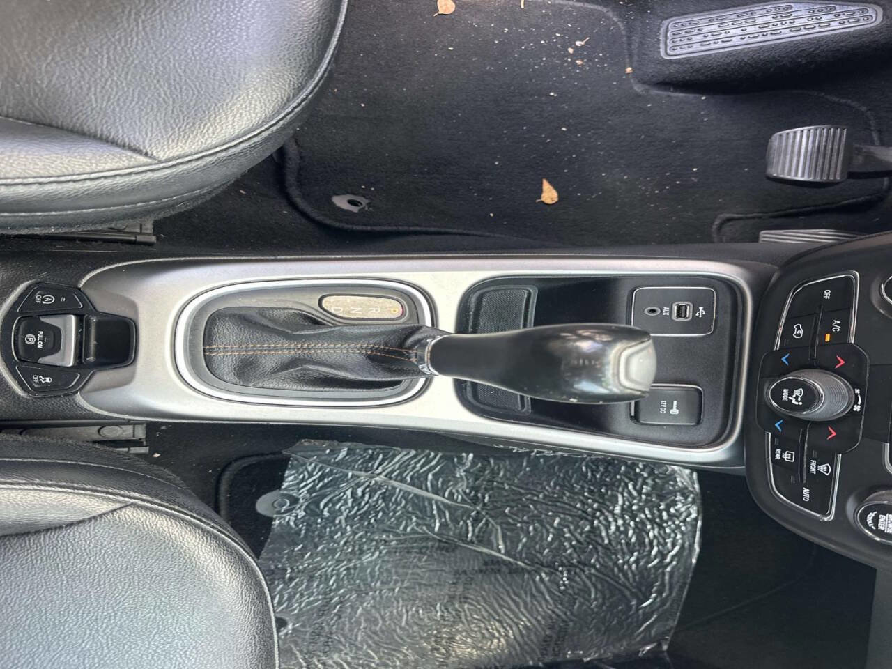 Used 2019 Jeep Compass Latitude w/ Popular Equipment Group FWD image 19
