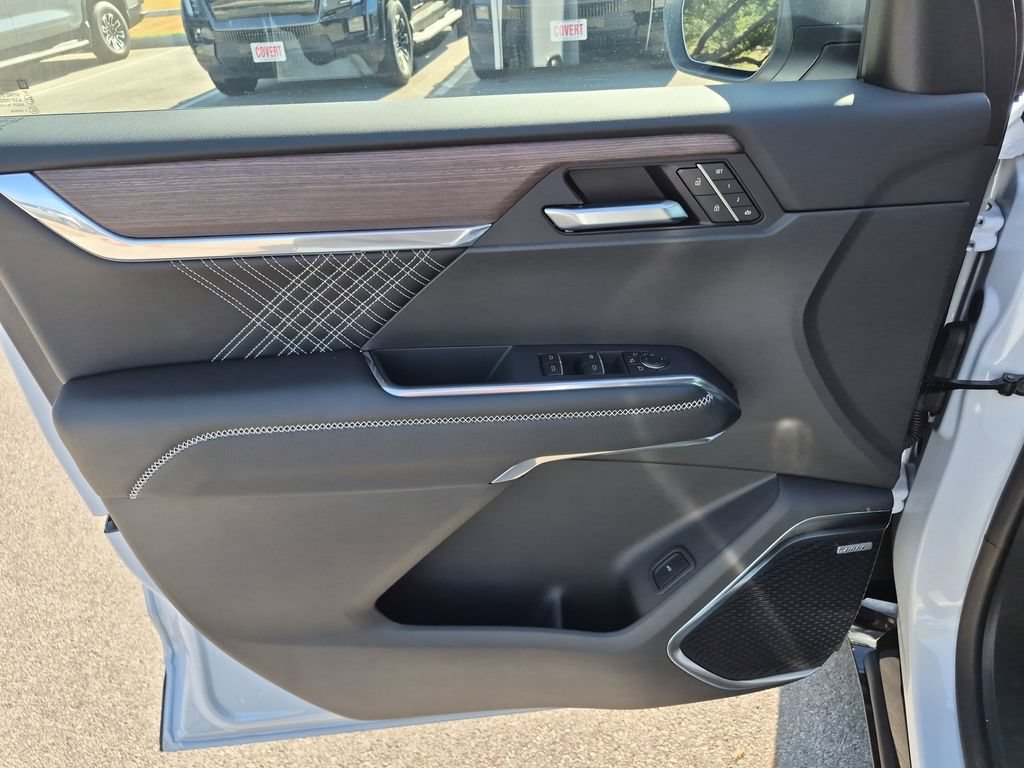 New 2027 GMC Acadia Denali w/ LPO, Floor Liner Package FWD image 17