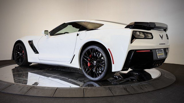 Used 2015 Chevrolet Corvette Z06 w/ 3LZ Preferred Equipment Group RWD image 25