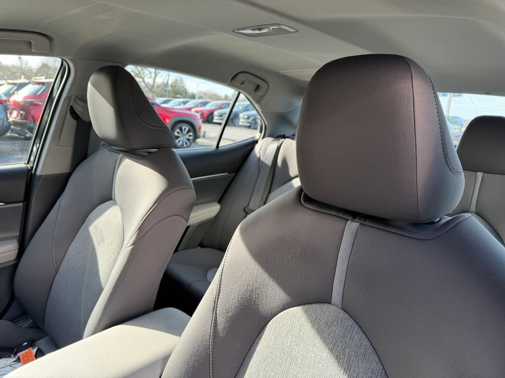 Used 2022 Toyota Camry LE image 11