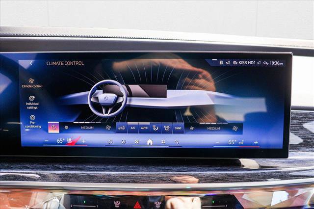 Used 2025 BMW 740i xDrive AWD/4WD image 18
