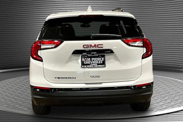 Certified 2024 GMC Terrain SLE w/ Driver Convenience Package FWD image 5