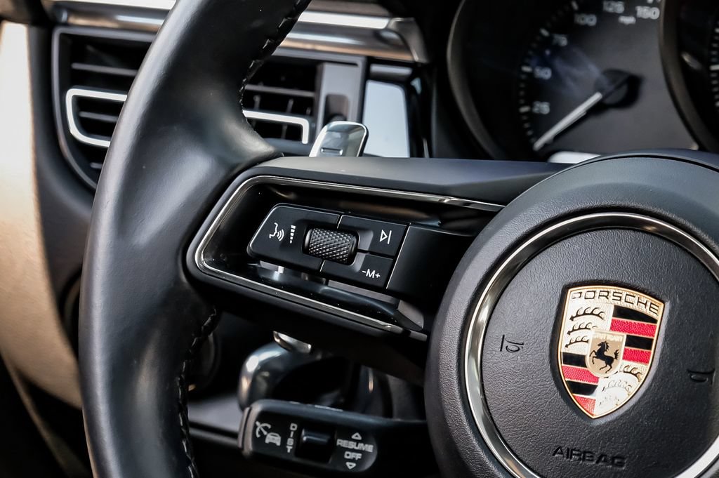Used 2024 Porsche Macan AWD/4WD image 15