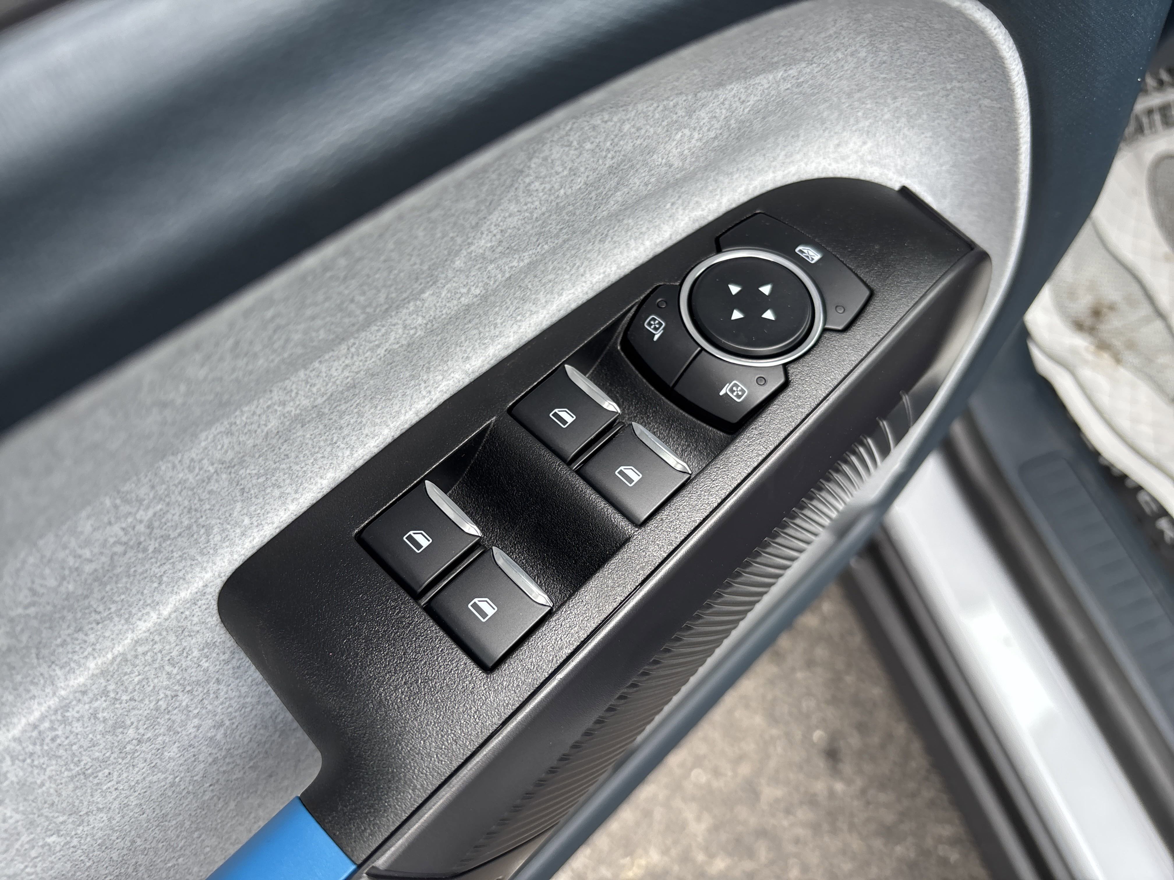 New 2025 Ford Maverick XLT w/ XLT Luxury Package image 17