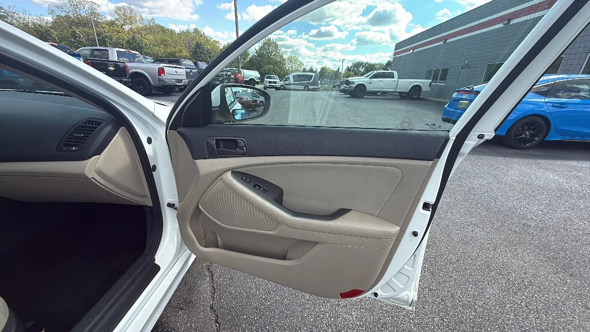 Used 2015 Kia Optima LX image 15