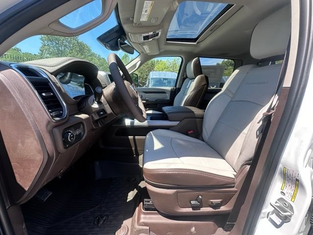 New 2026 RAM 3500 Laramie AWD/4WD image 23