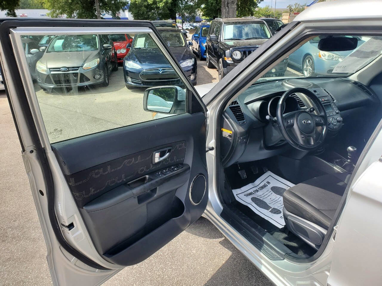 Used 2013 Kia Soul + image 9