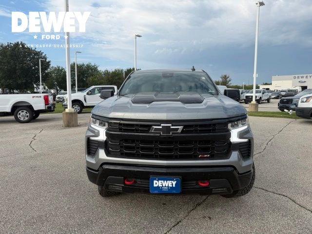 Used 2024 Chevrolet Silverado 1500 LT Trail Boss w/ Convenience Package II AWD/4WD image 3