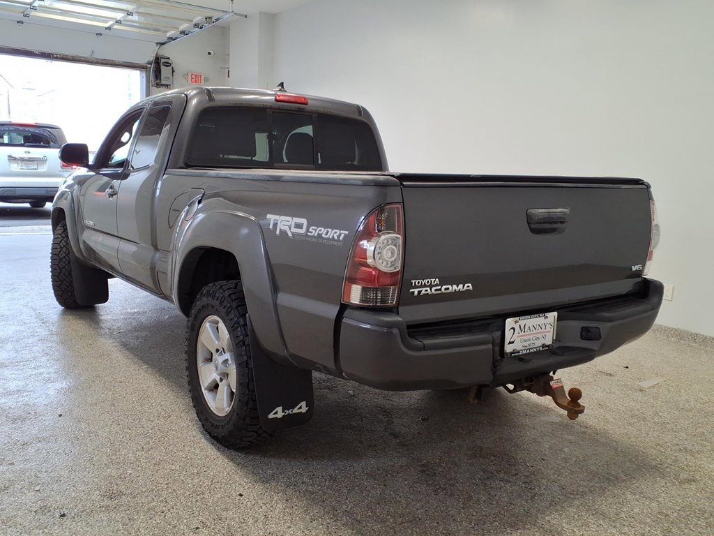 Used 2015 Toyota Tacoma 4x4 Access Cab V6 w/ TRD Sport Package image 6