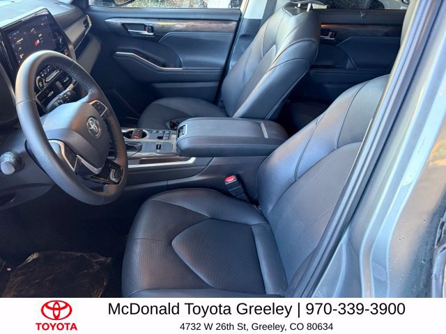 Used 2026 Toyota Highlander Limited AWD/4WD image 8