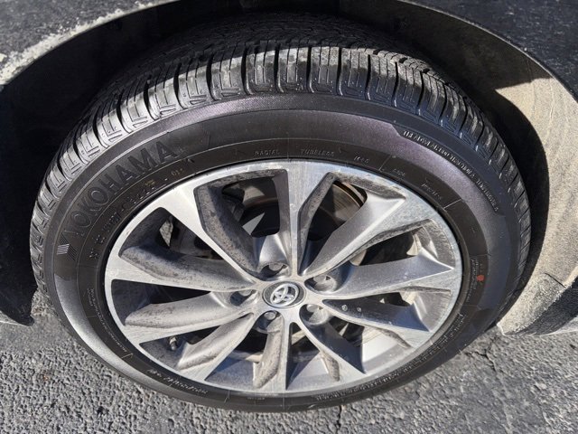 Used 2018 Toyota Avalon XLE Premium image 29