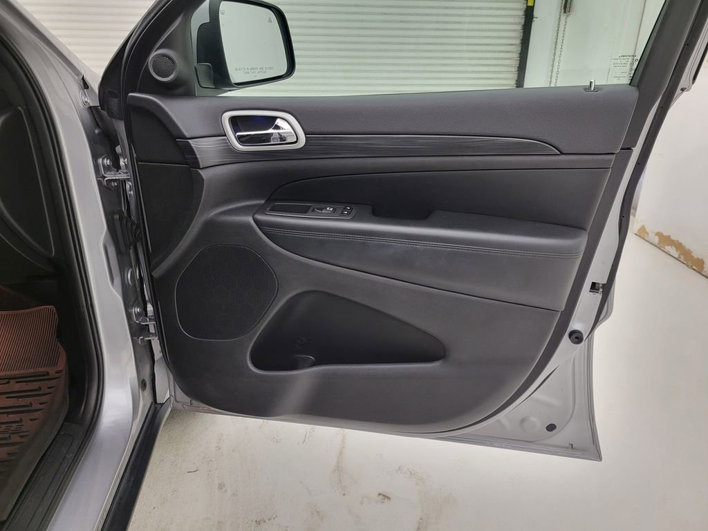 Used 2020 Jeep Grand Cherokee Laredo w/ Quick Order Package 2BN North image 33