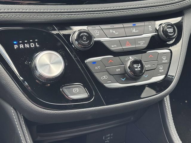 New 2027 Chrysler Pacifica Limited FWD image 26