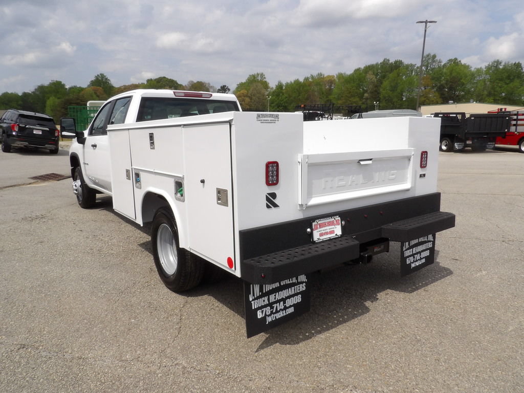 Used 2026 Chevrolet Silverado 3500 W/T AWD/4WD image 5