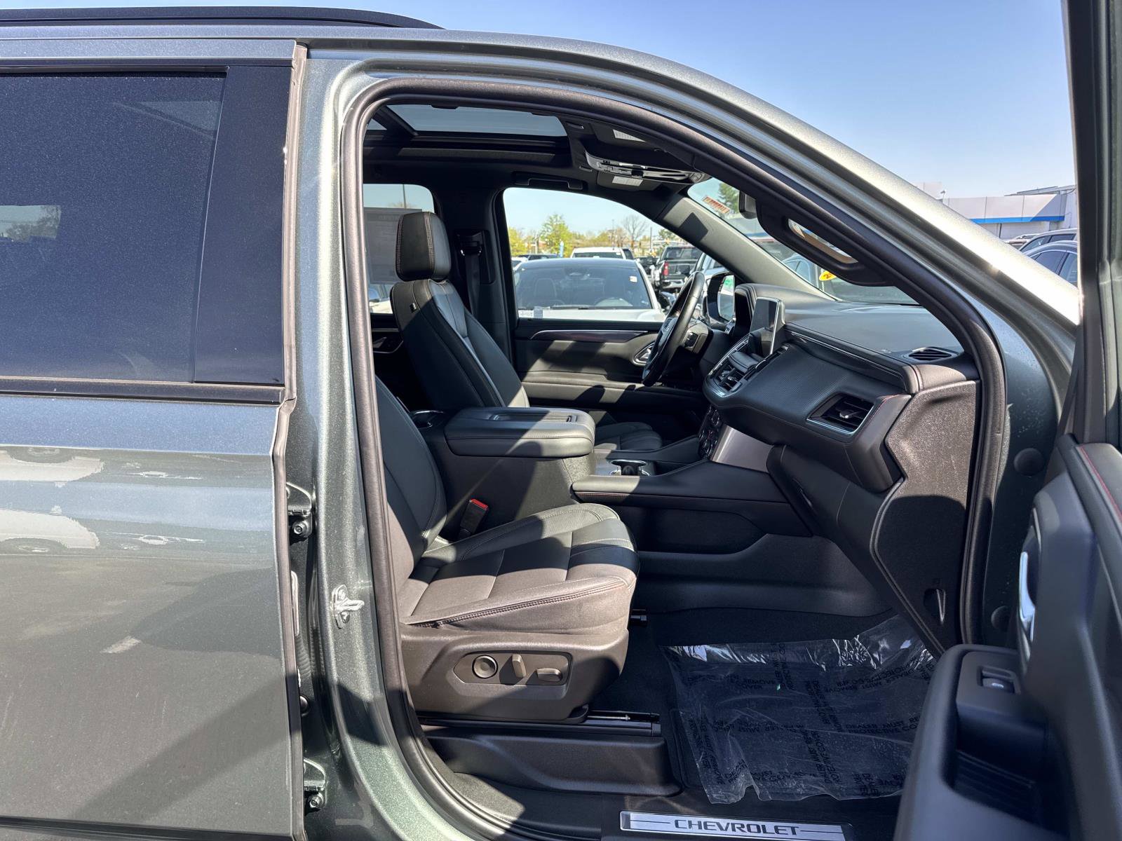 Certified 2023 Chevrolet Suburban RST image 15