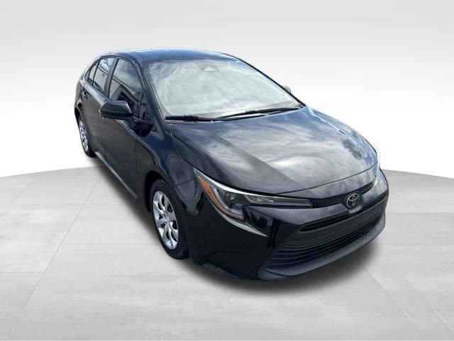 Used 2024 Toyota Corolla LE FWD image 7