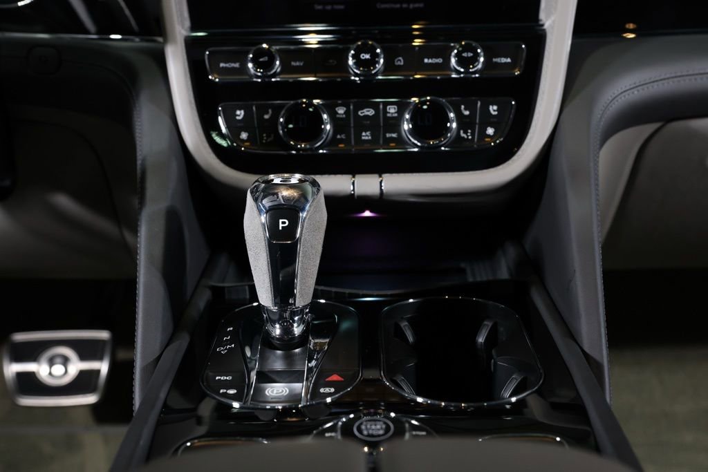 Used 2022 Bentley Bentayga image 24