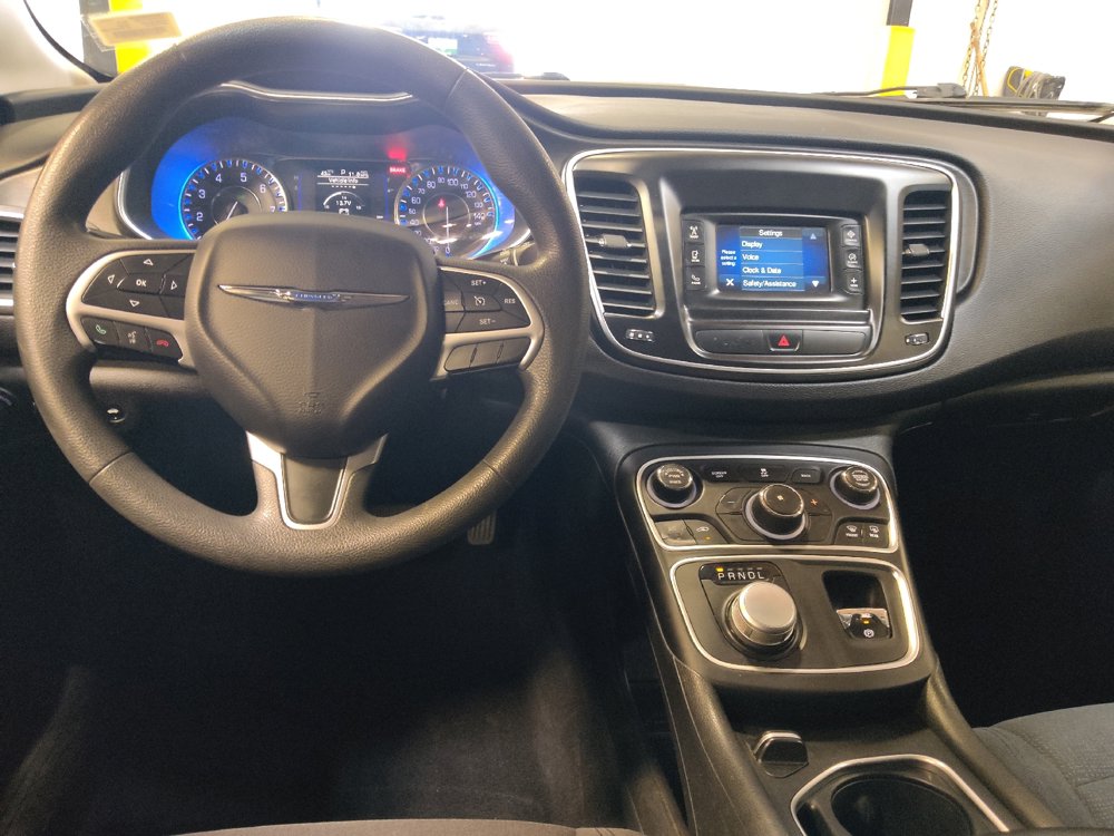 Used 2015 Chrysler 200 Limited FWD image 22