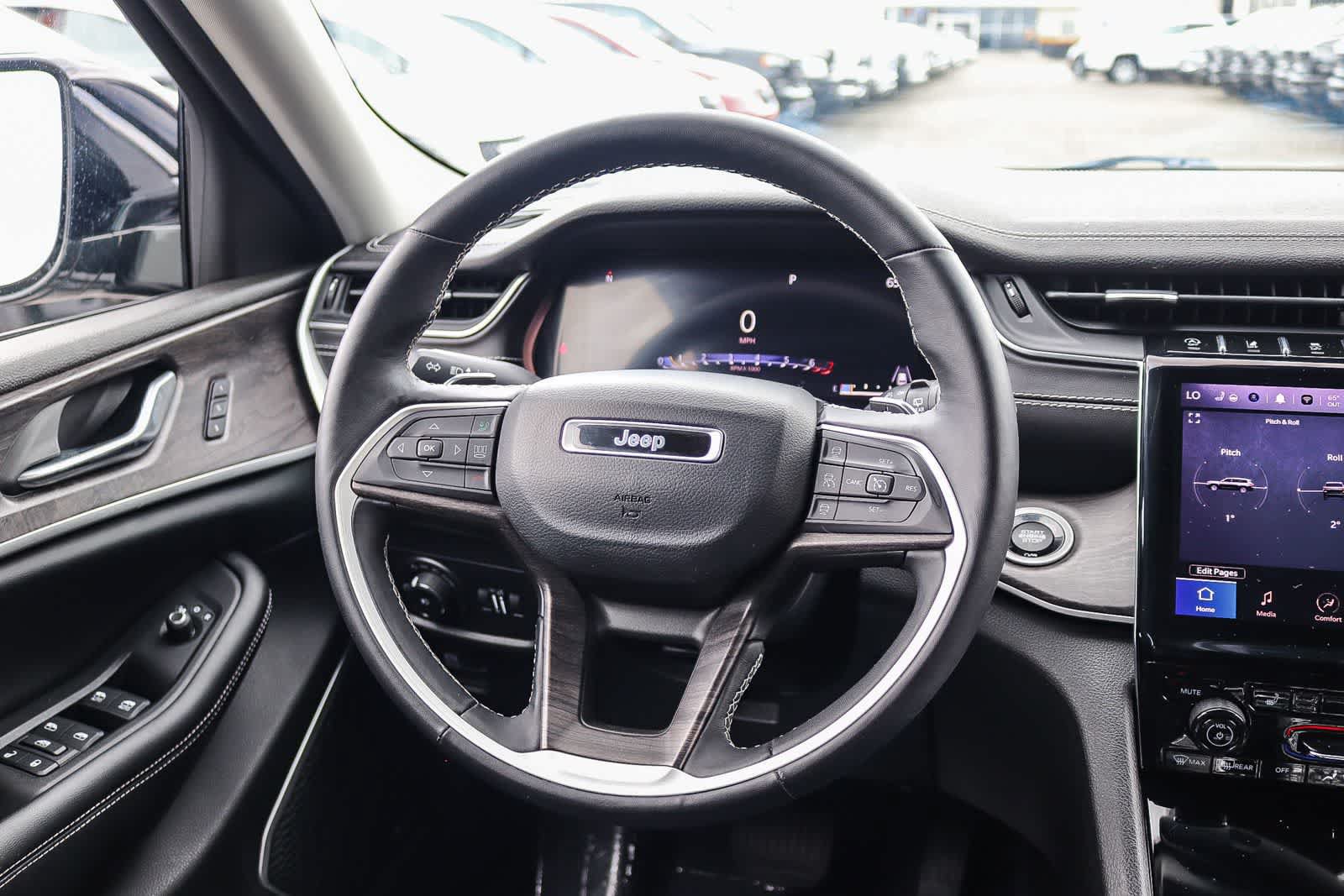 Used 2022 Jeep Grand Cherokee L Limited AWD/4WD image 14