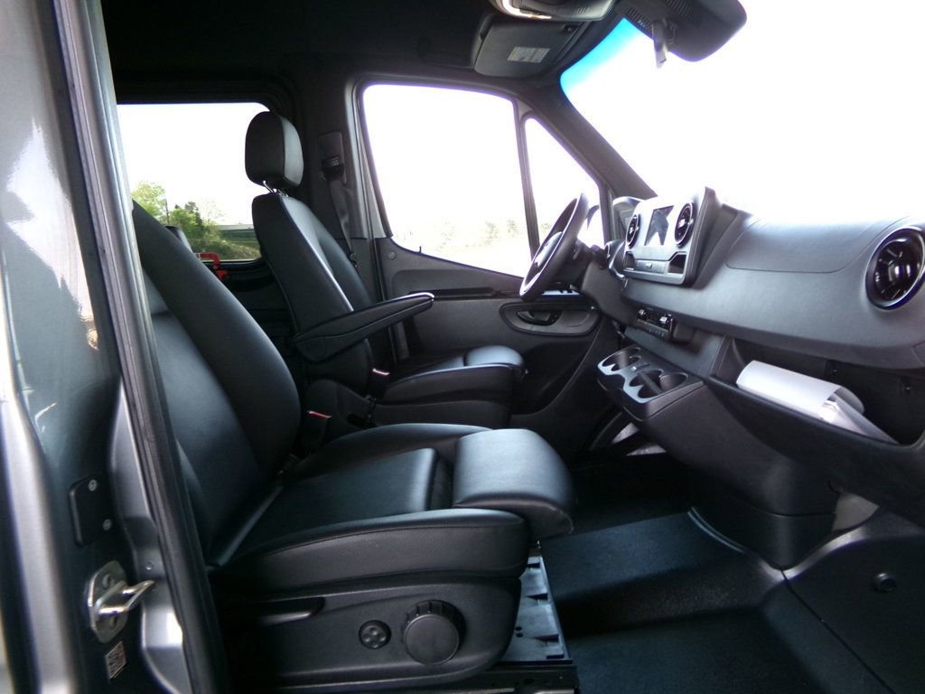 Used 2019 Mercedes-Benz Sprinter 2500 image 11