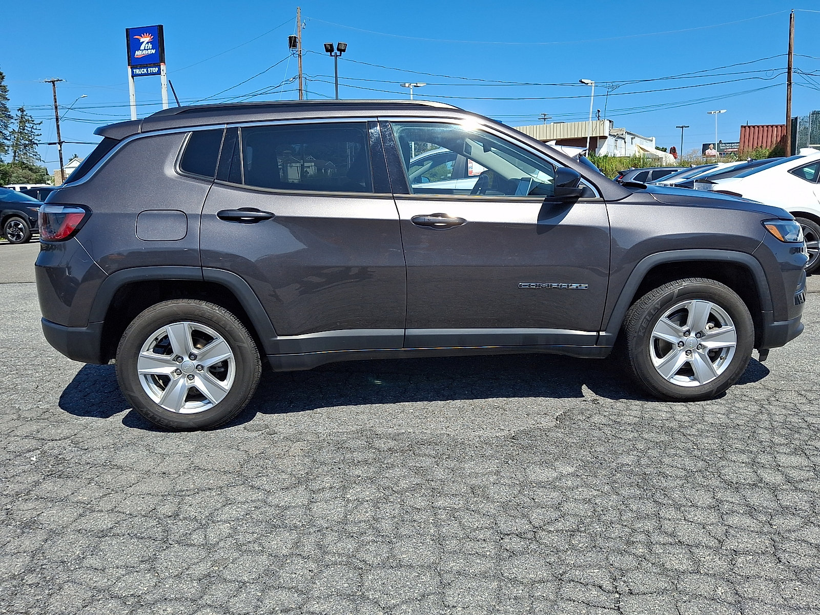 Used 2022 Jeep Compass Latitude w/ Convenience Group AWD/4WD image 7