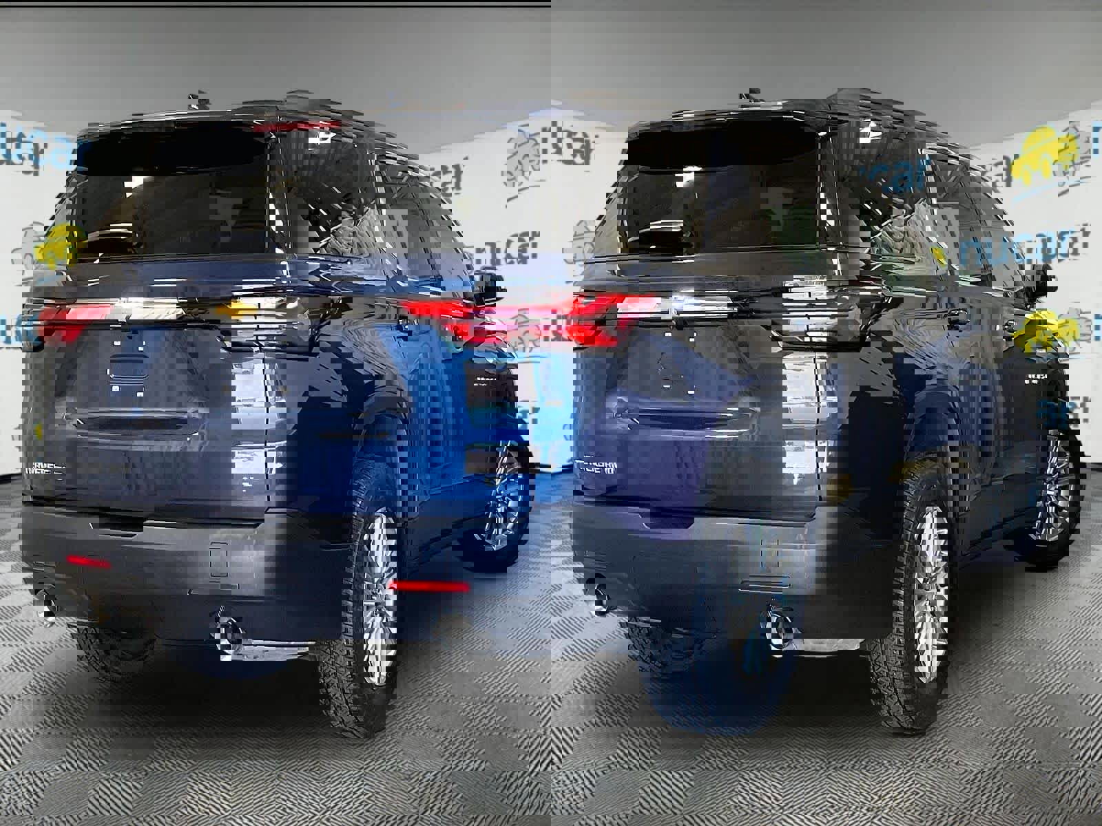 Used 2023 Chevrolet Traverse LT w/ LPO, Floor Liner Package AWD/4WD image 6