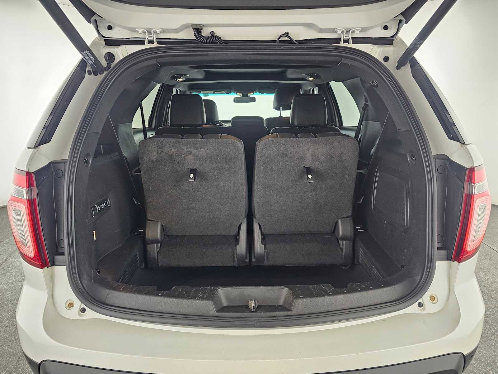 Used 2015 Ford Explorer Limited w/ Equipment Group 302A FWD image 15