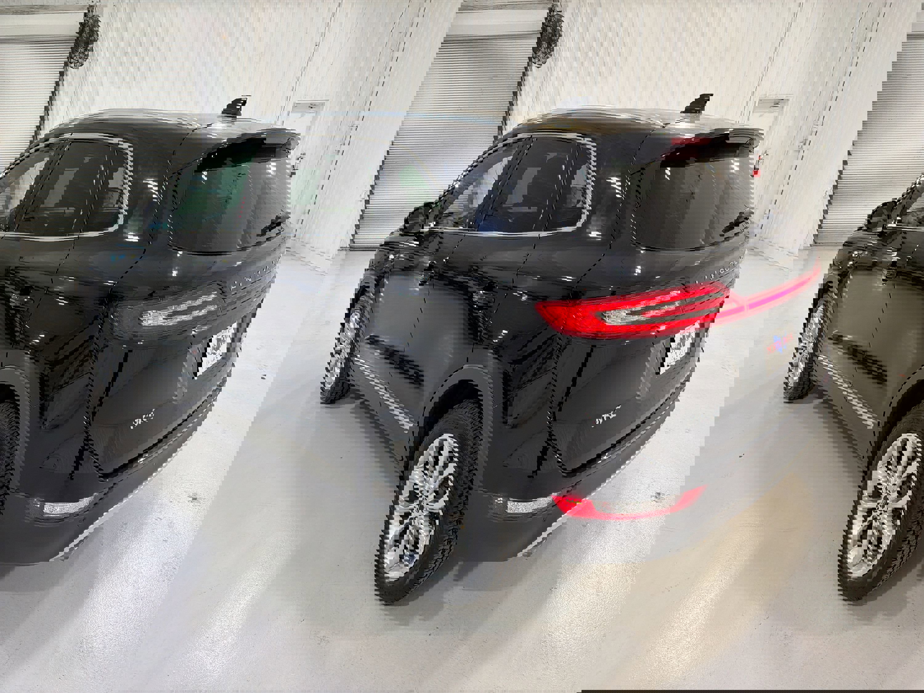 Used 2018 Lincoln MKC Select w/ Select Plus Package image 25