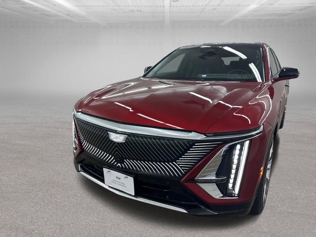 Used 2025 Cadillac Lyriq Luxury w/ LPO, Floor Liner Package AWD/4WD image 4