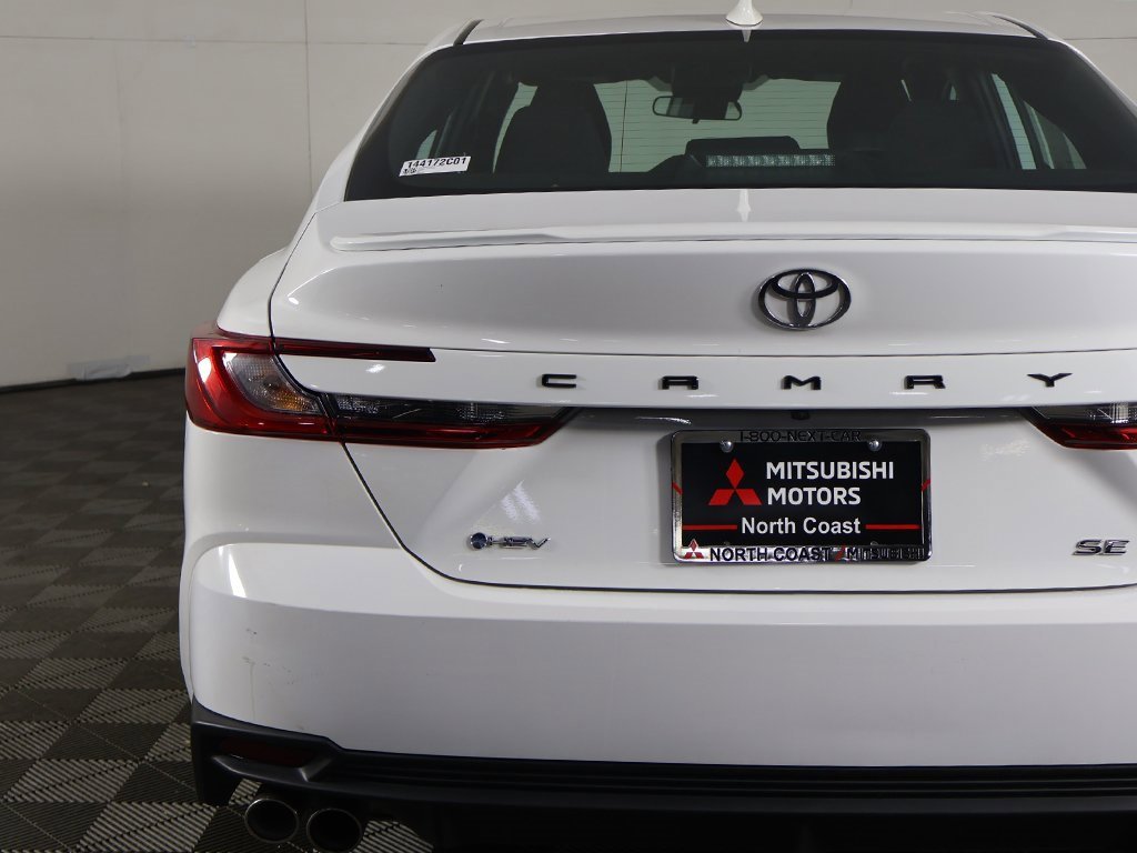Used 2025 Toyota Camry SE image 13